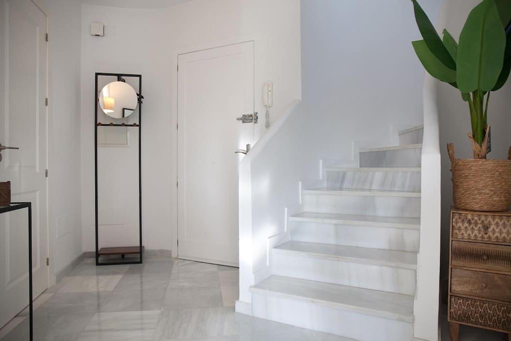 Appartamento Superb Townhouse In Golden Mile Marbella Esterno foto