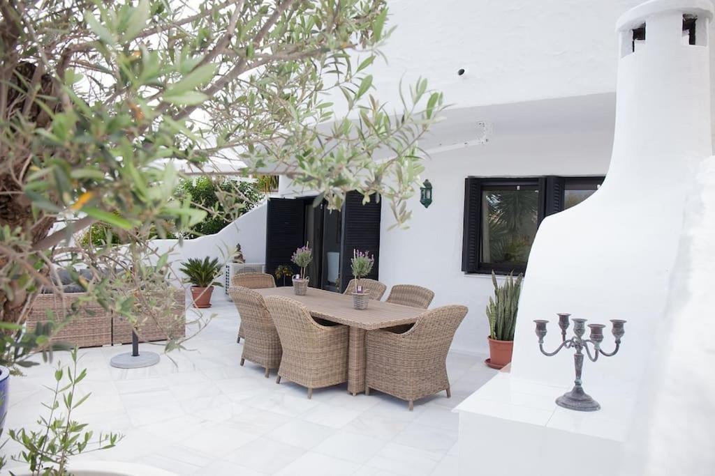 Appartamento Superb Townhouse In Golden Mile Marbella Esterno foto