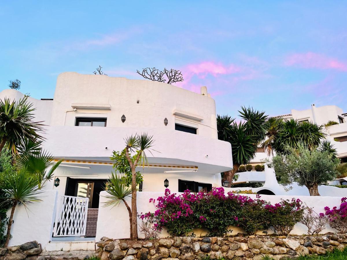Appartamento Superb Townhouse In Golden Mile Marbella Esterno foto