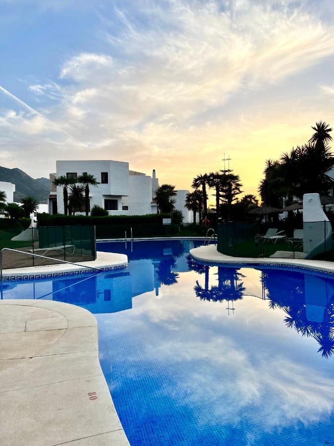 Appartamento Superb Townhouse In Golden Mile Marbella Esterno foto