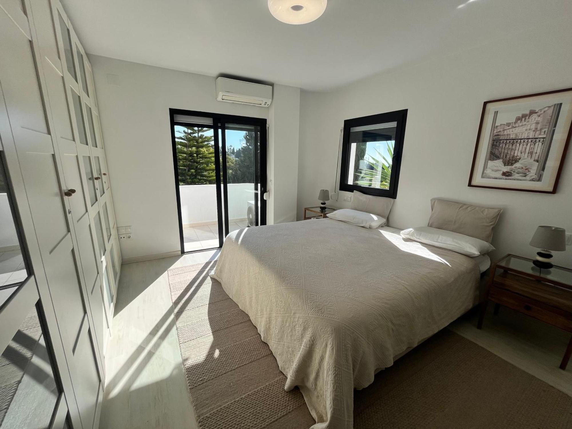 Appartamento Superb Townhouse In Golden Mile Marbella Esterno foto